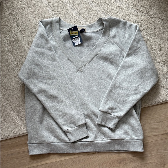 NEW- Universal Thread French Terry Pullover V-Neck Gray Sweatshirt - Picture 2 of 9